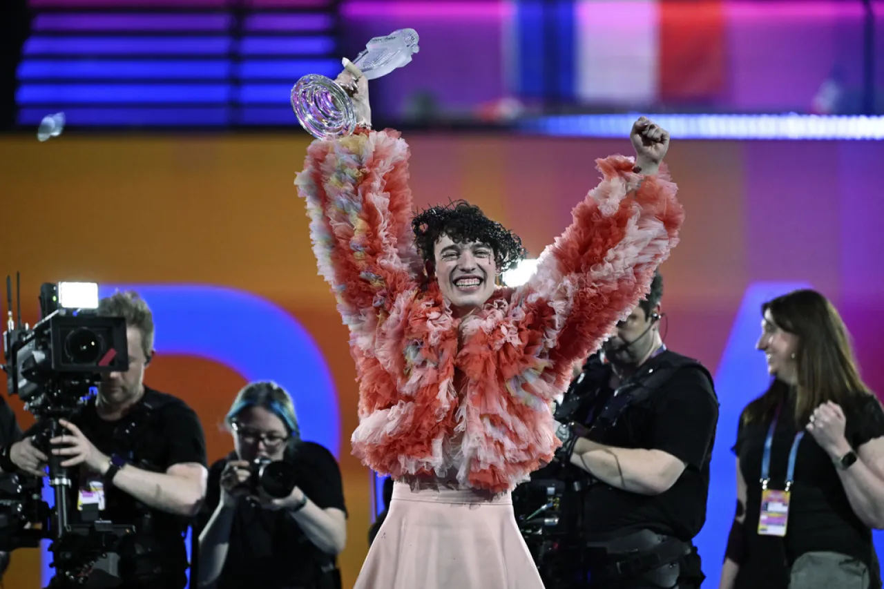 Espera Suiza a su héroe Nemo, ganador de Eurovisión