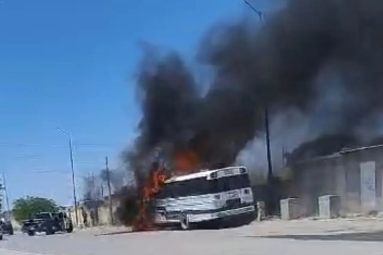 Se incendia camión en Cerradas de Oriente II