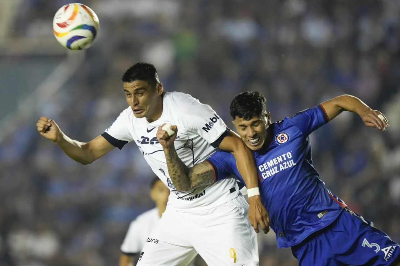 Cruz Azul empata con Pumas, pero avanza a semifinales