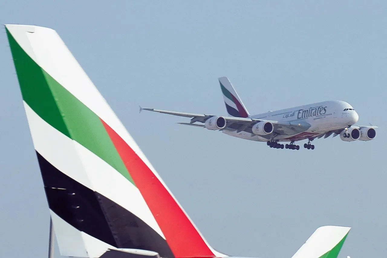 Reporta aerolínea Emirates ganancia récord de 4 mil 700 mdd