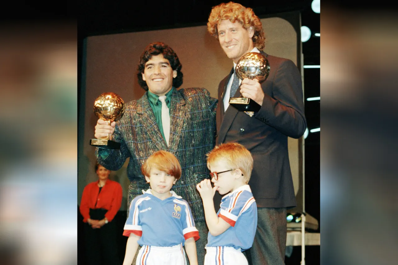Roban Balón de Oro de Maradona