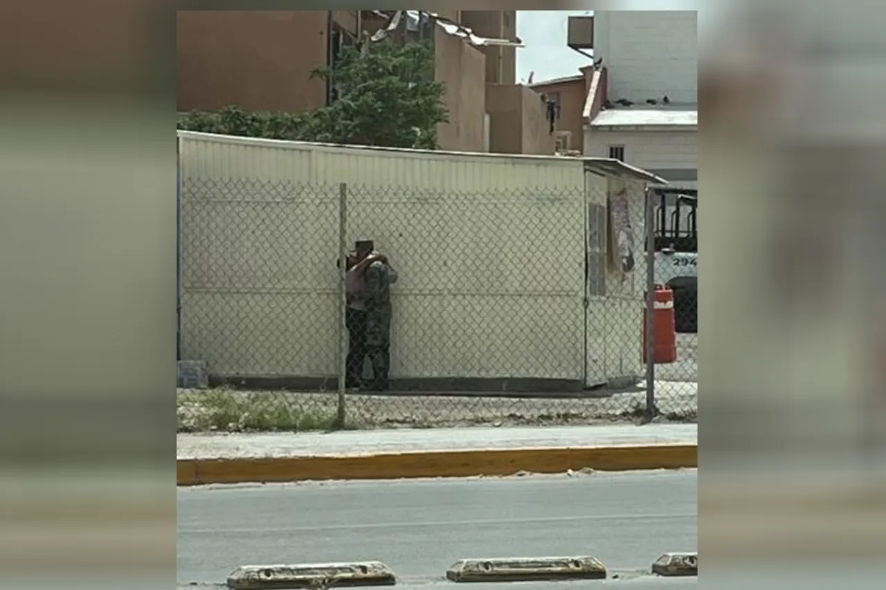 Soldado del amor: Captan a militar 'querendón' en Juárez