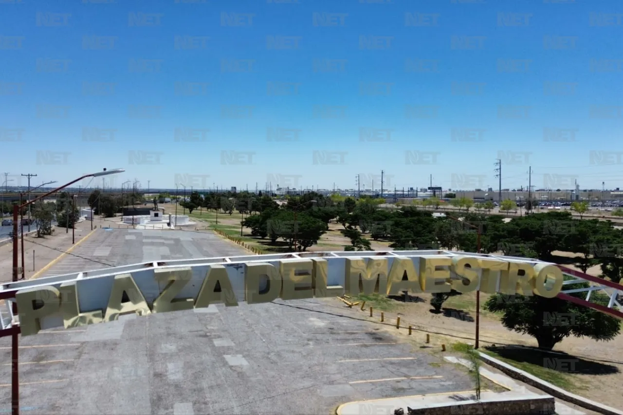 Fotos: Rotonda rinde homenaje a maestros destacados de Juárez