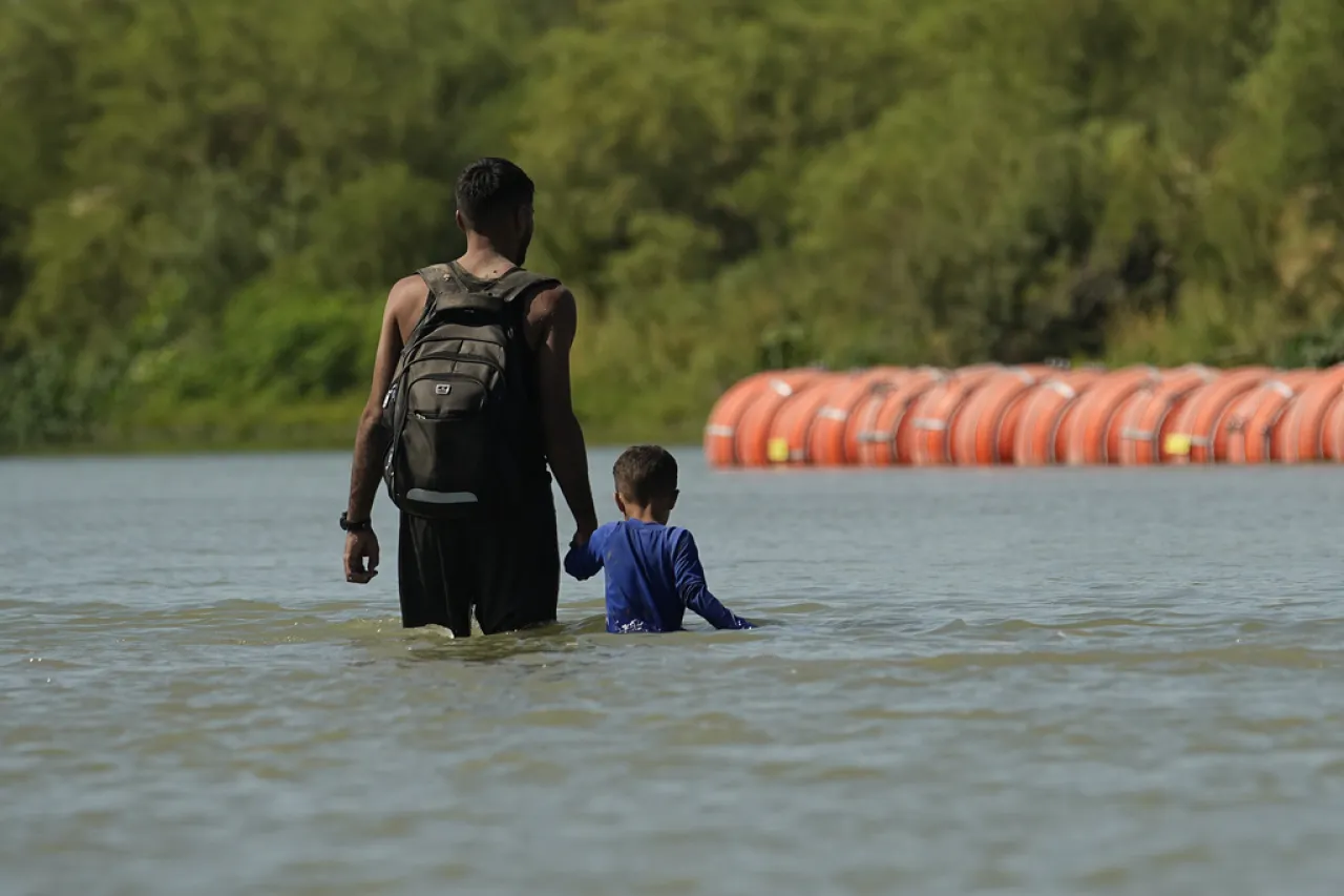 Planea EU acelerar proceso de asilo para nuevos migrantes