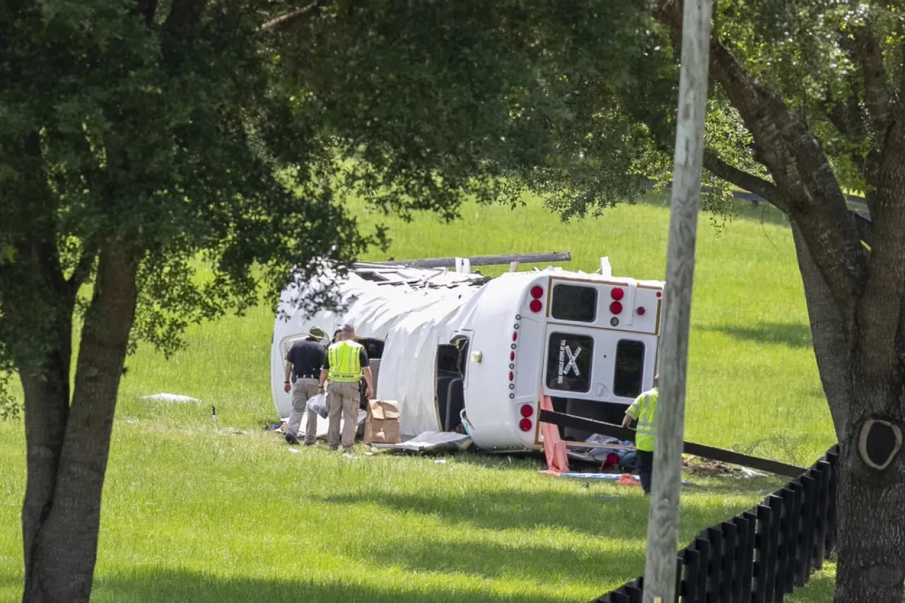 Niegan fianza a conductor que chocó autobús de jornaleros en Florida