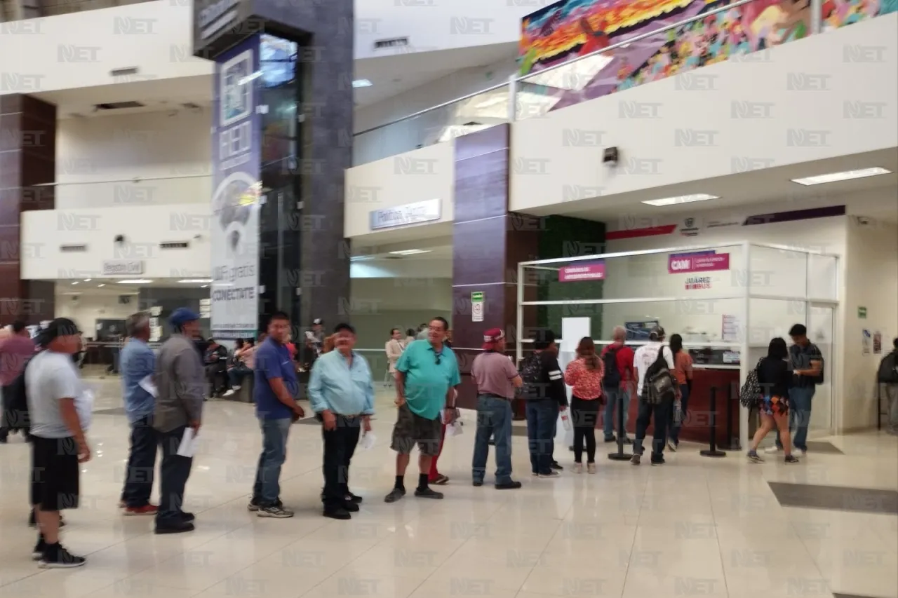 Alargan horario de expedición de tarjetas del Juárez Bus en 'Pueblito'