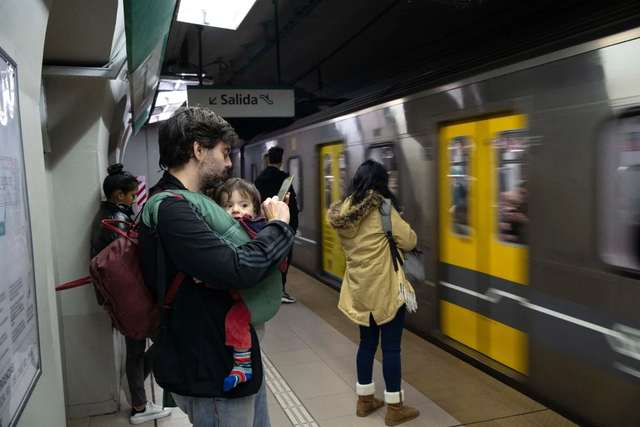 Aumenta 360% el pasaje del metro en Buenos AIres