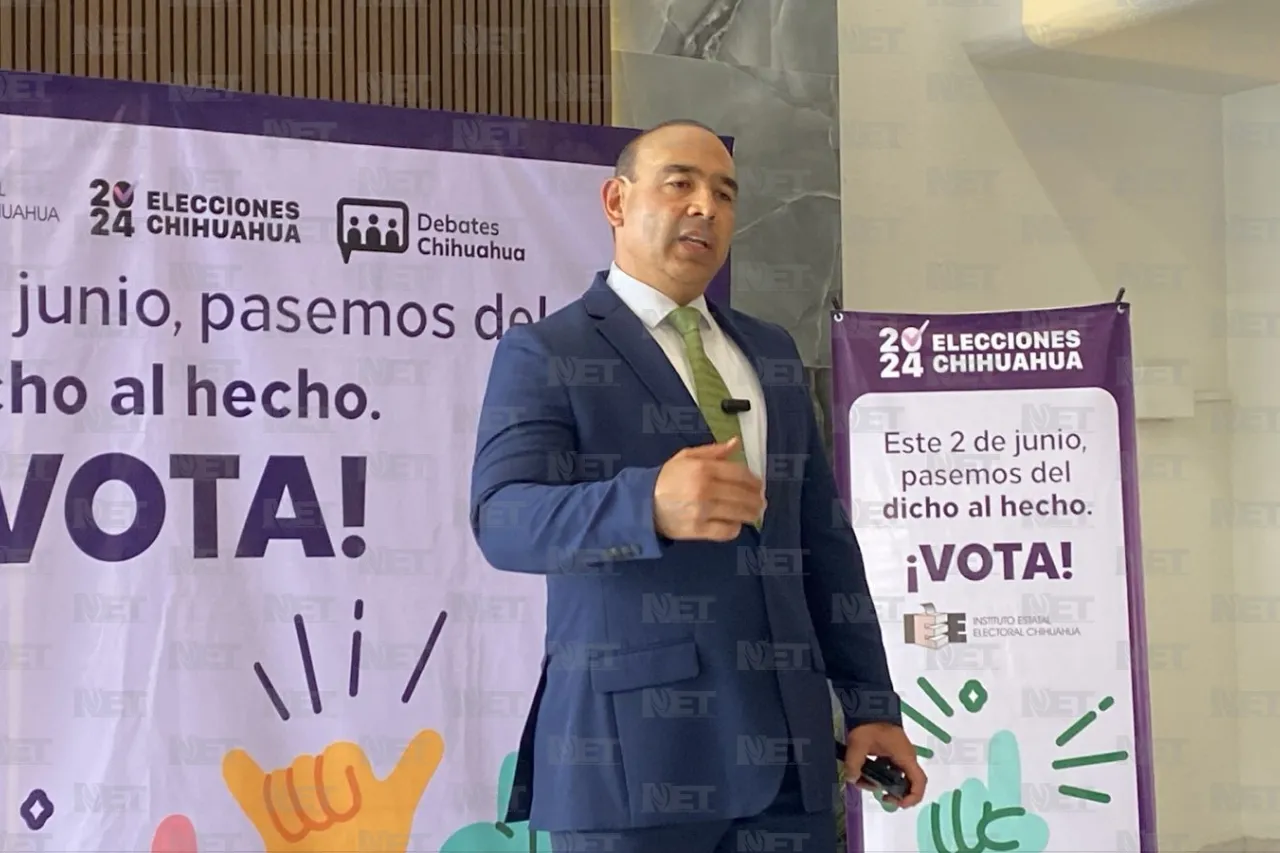 Llega Fernando Rodríguez al debate para la alcaldía de Juárez