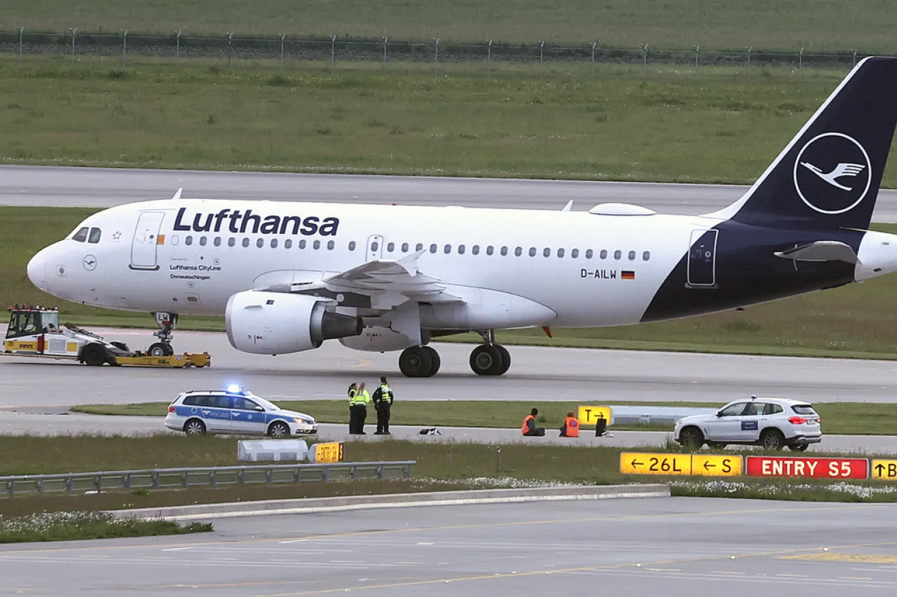 Múnich: Protestan en aeropuerto contra la contaminación por aviones