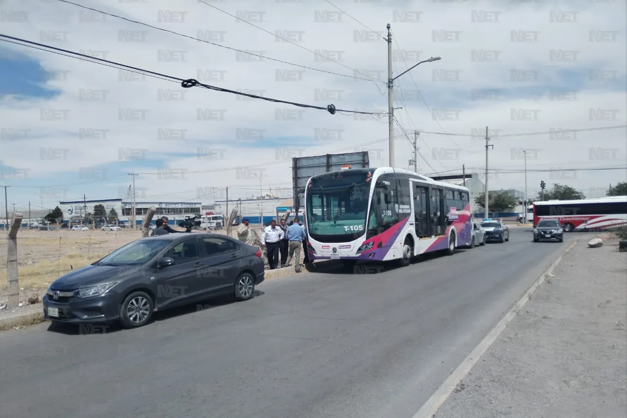 ¡Otro! Camión del Juárez Bus involucrado en choque