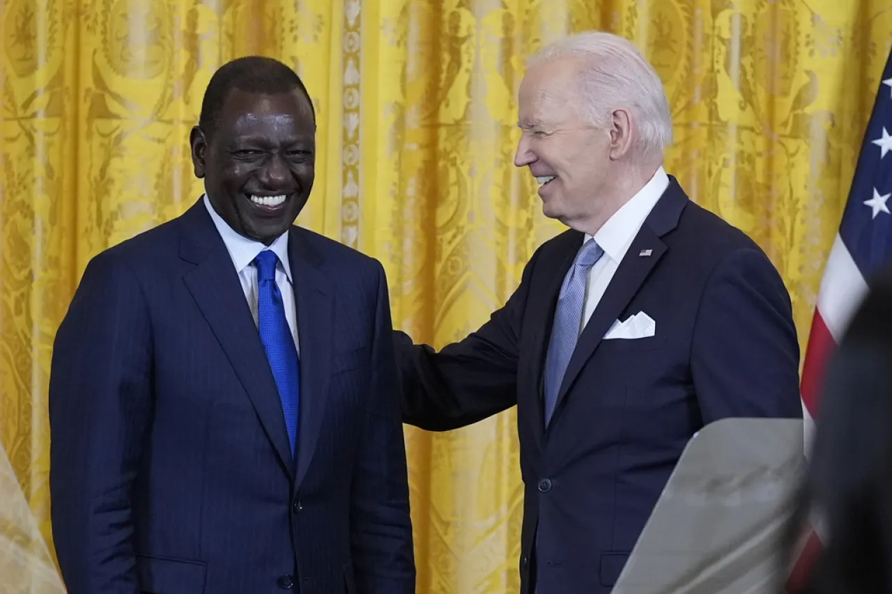 Biden elogia a presidente keniano William Ruto