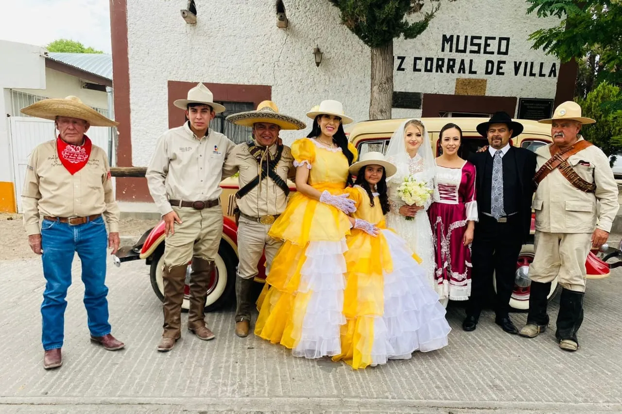 Mañana se casa Pancho Villa con doña Luz Corral