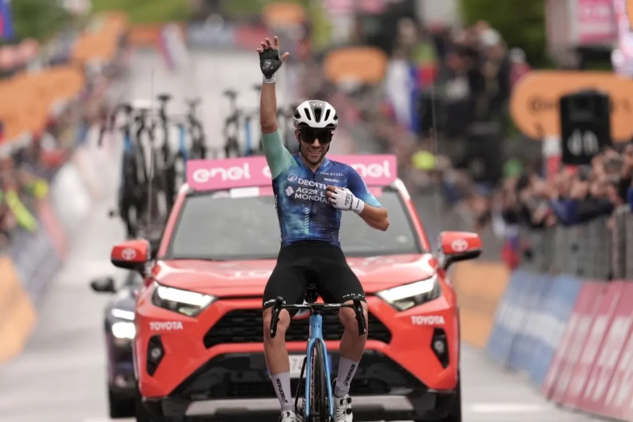 Andrea Vendrama se lleva la etapa 19 del Giro de Italia