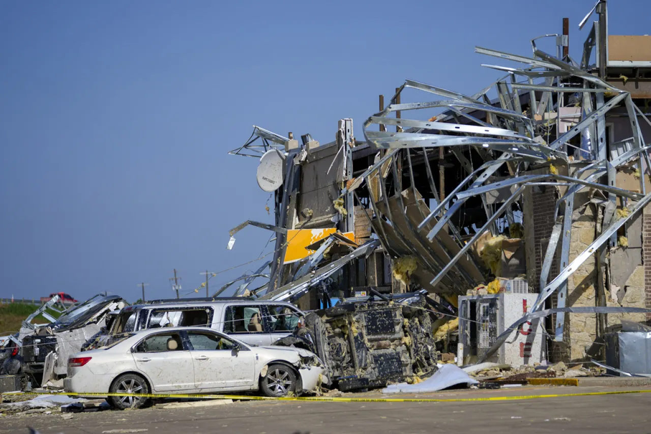 Tornados dejan al menos 14 muertos en Texas, Oklahoma y Arkansas