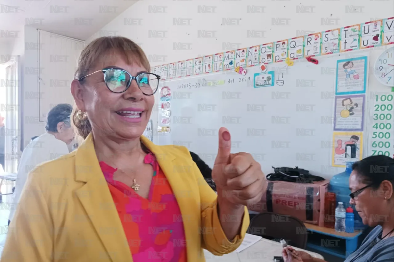 Vota candidata Esther Mejía en la primaria Rafael Ramírez