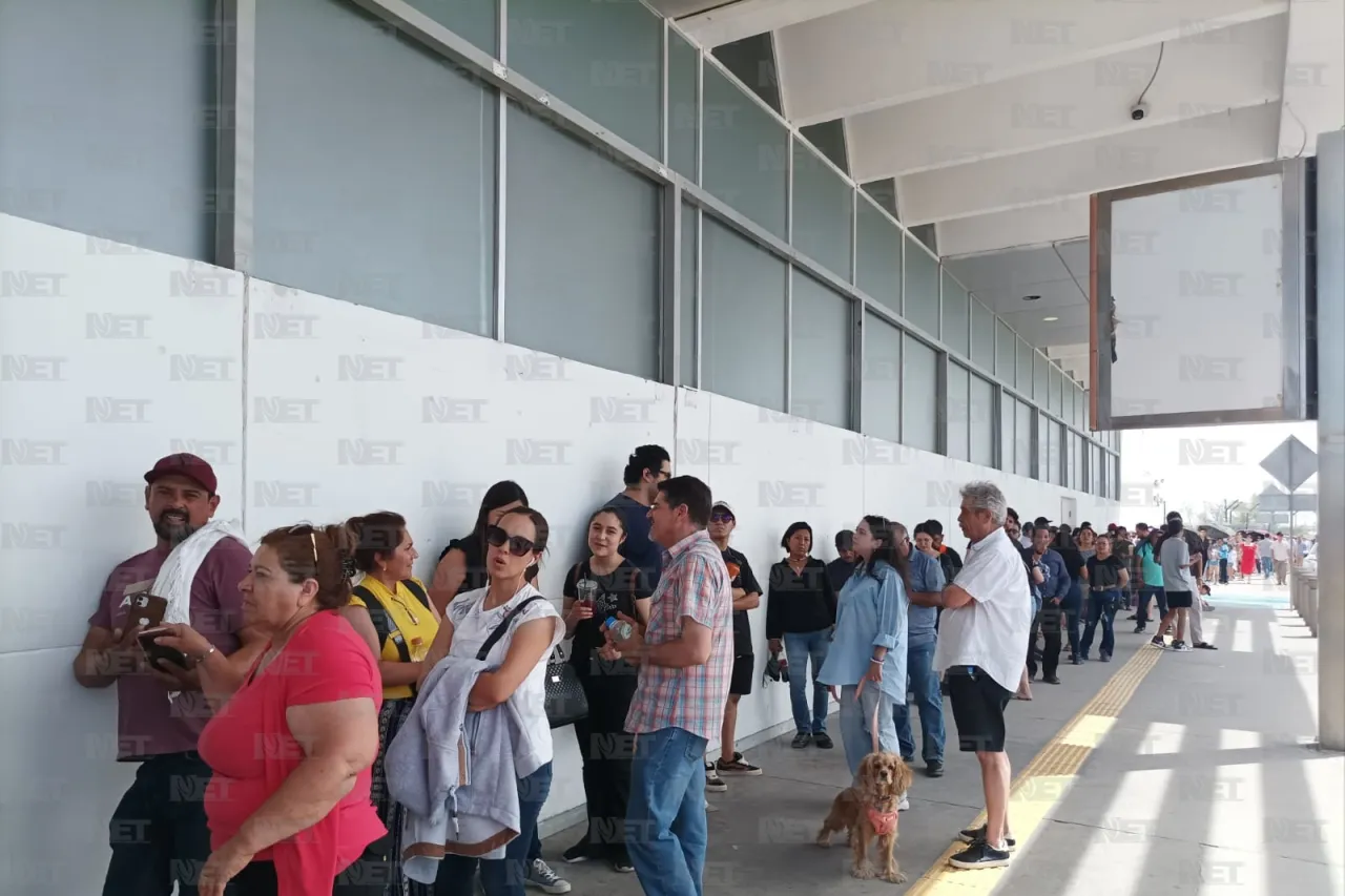 Supera número de ciudadanos a boletas disponibles en aeropuerto de Juárez