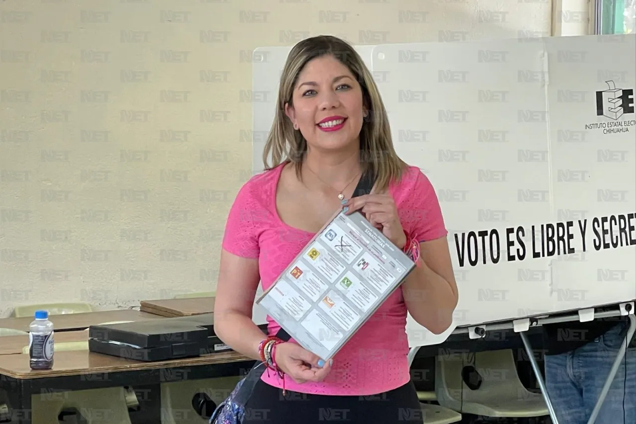 Vota candidata al Senado Daniela Álvarez