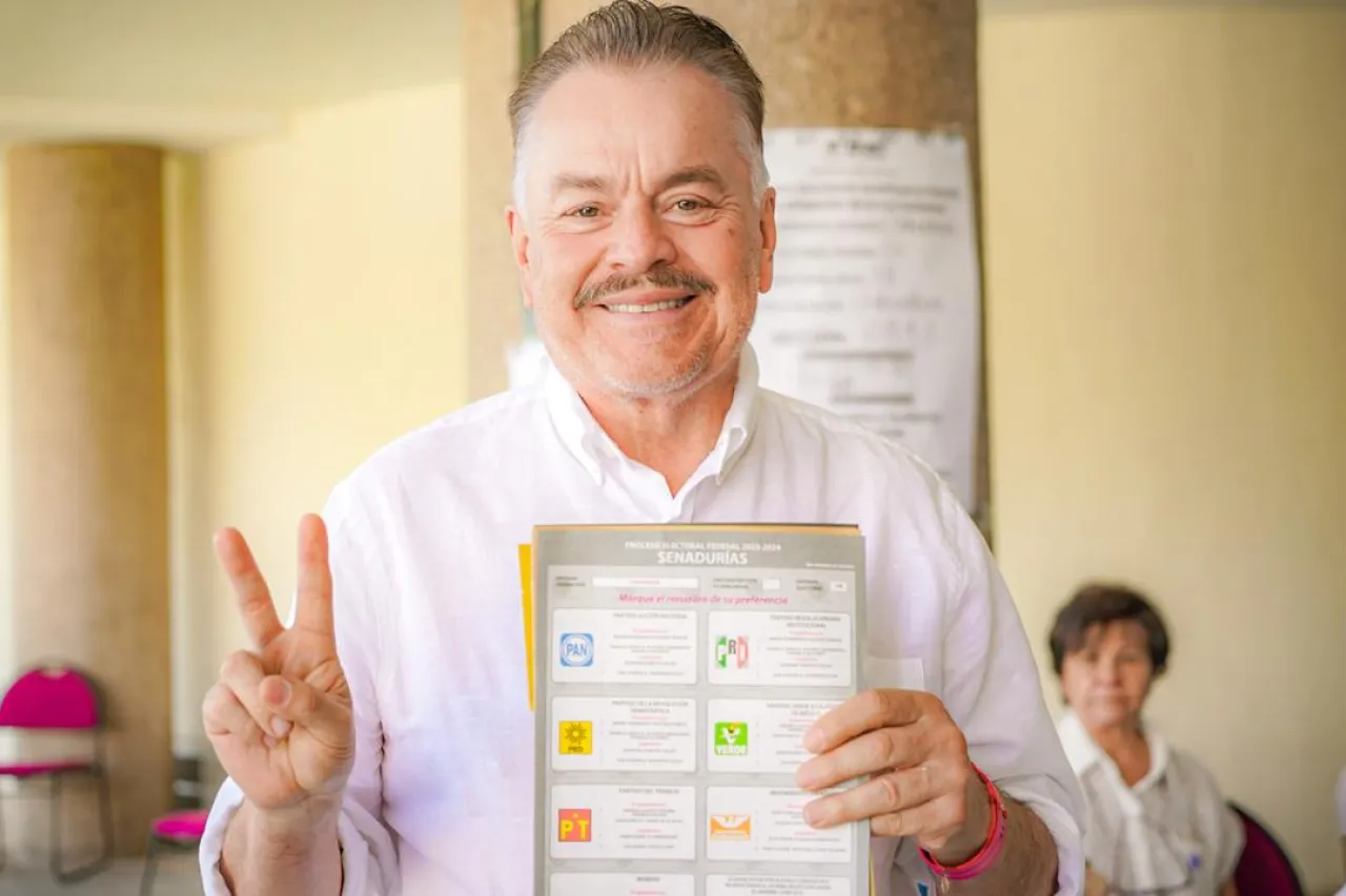 Emite Mario Vázquez su voto