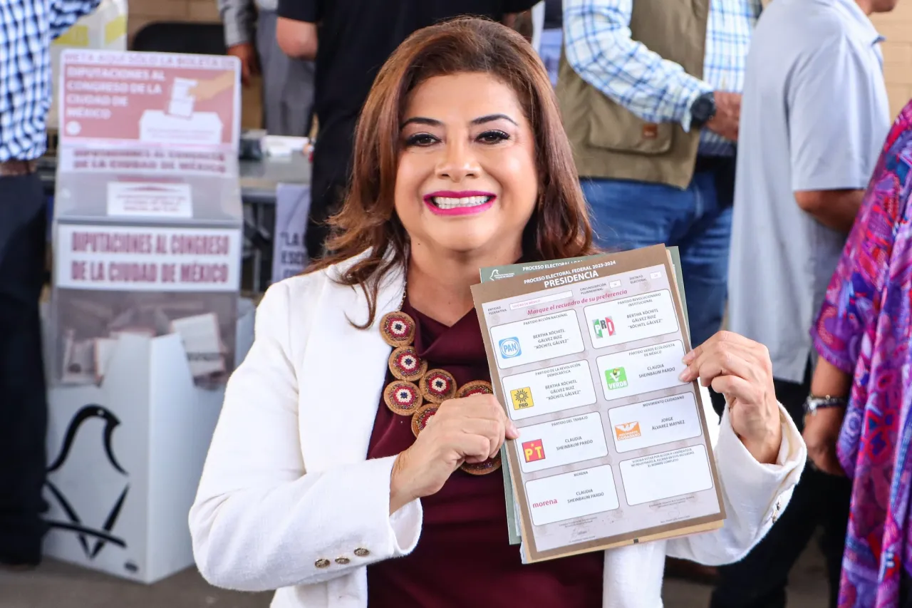 Vota Clara Brugada en Iztapalapa