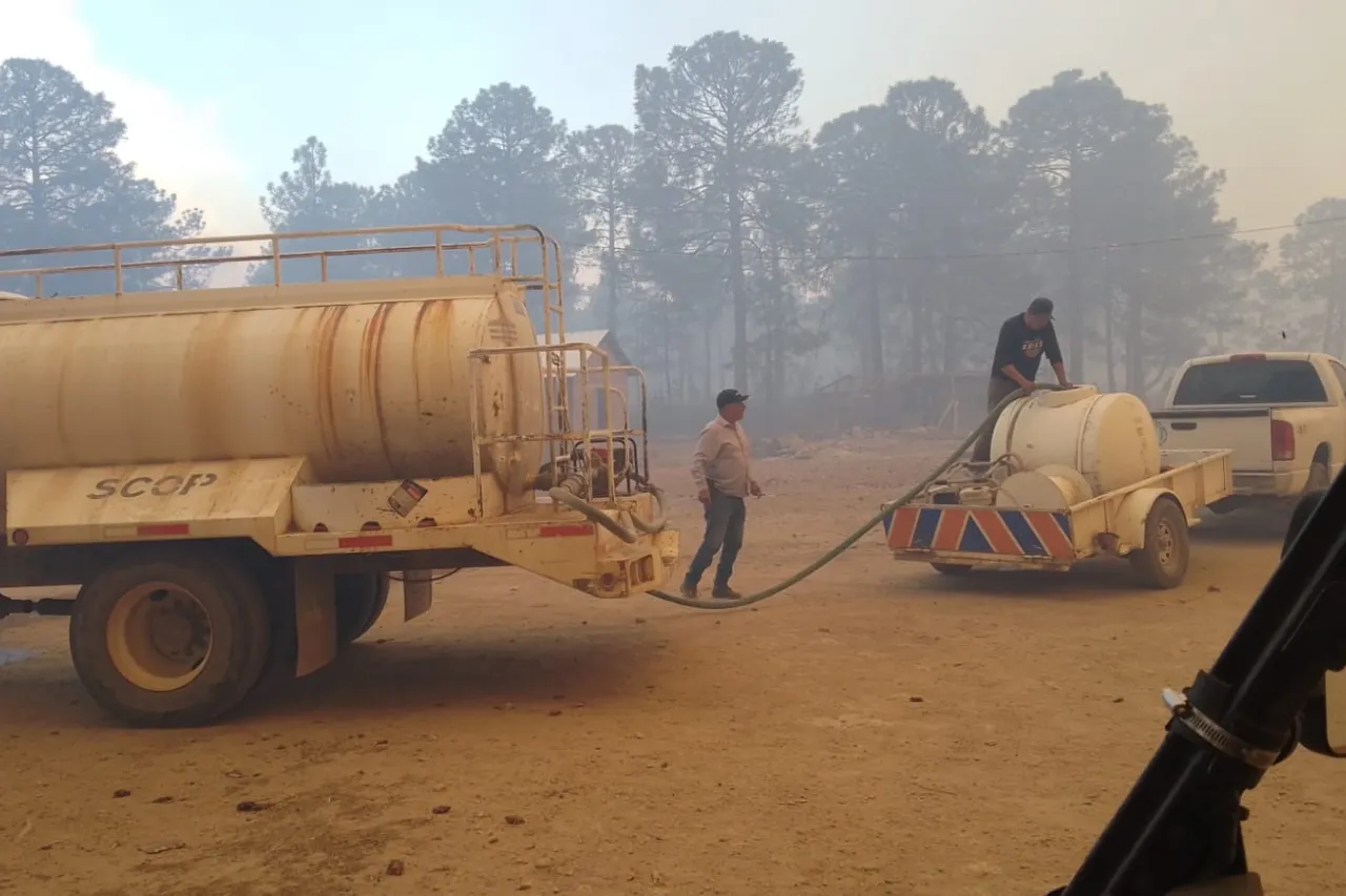 Evacuan más áreas de Bocoyna por propagación de incendio forestal