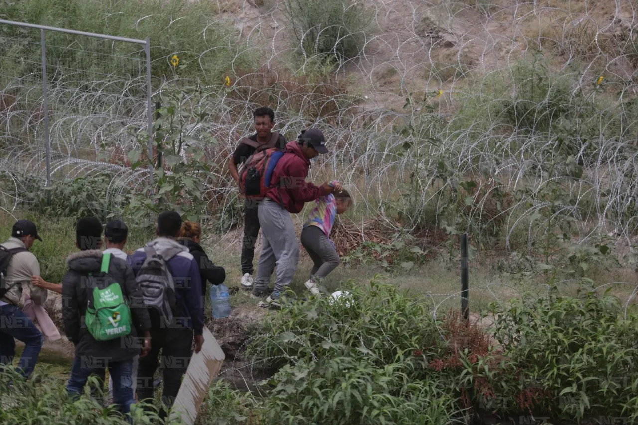 Fotos: Se apresuran migrantes a cruzar la frontera ante orden de Biden