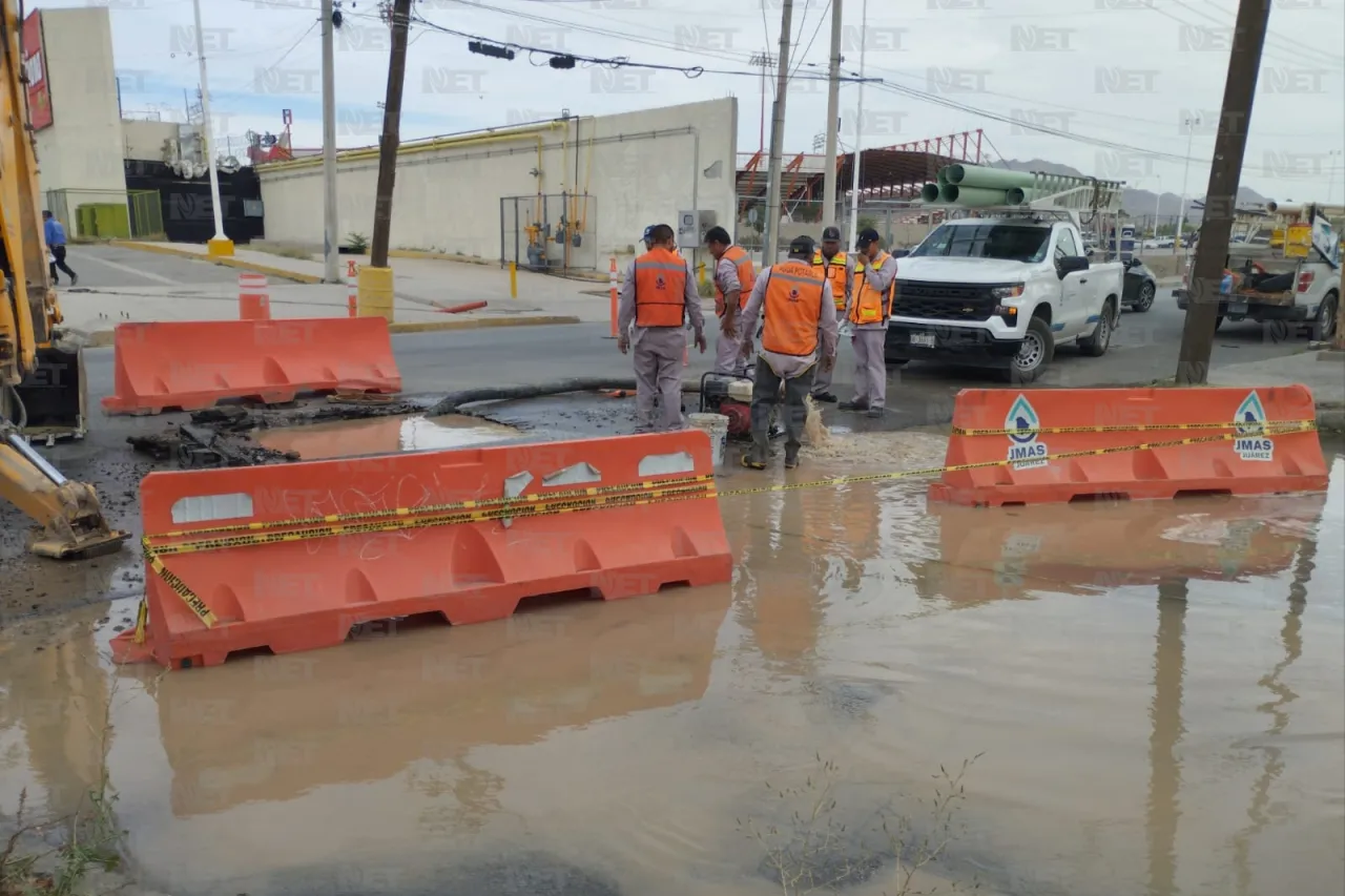 Reparan enorme fuga de agua potable en la Melchor Ocampo