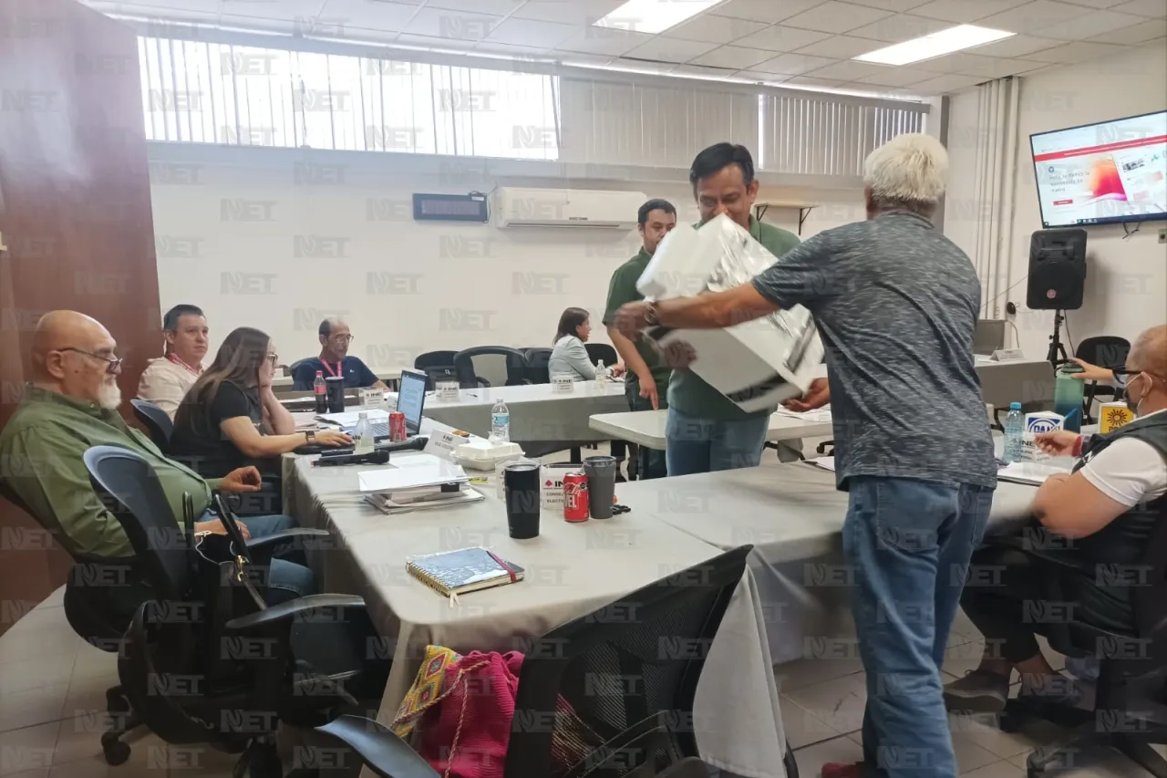 Pequeños errores obligan a recontar los votos en Juárez