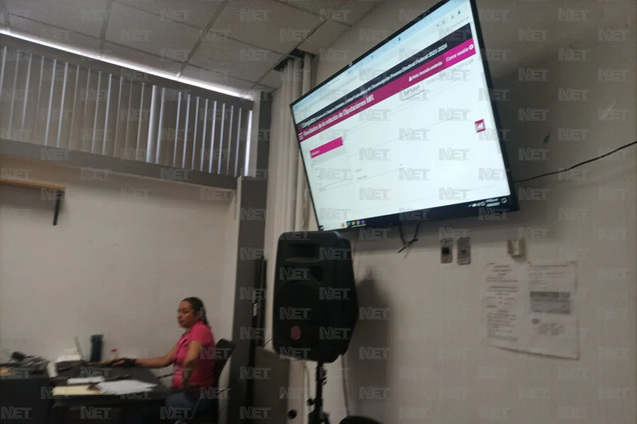 Pequeños errores obligan a recontar los votos en Juárez