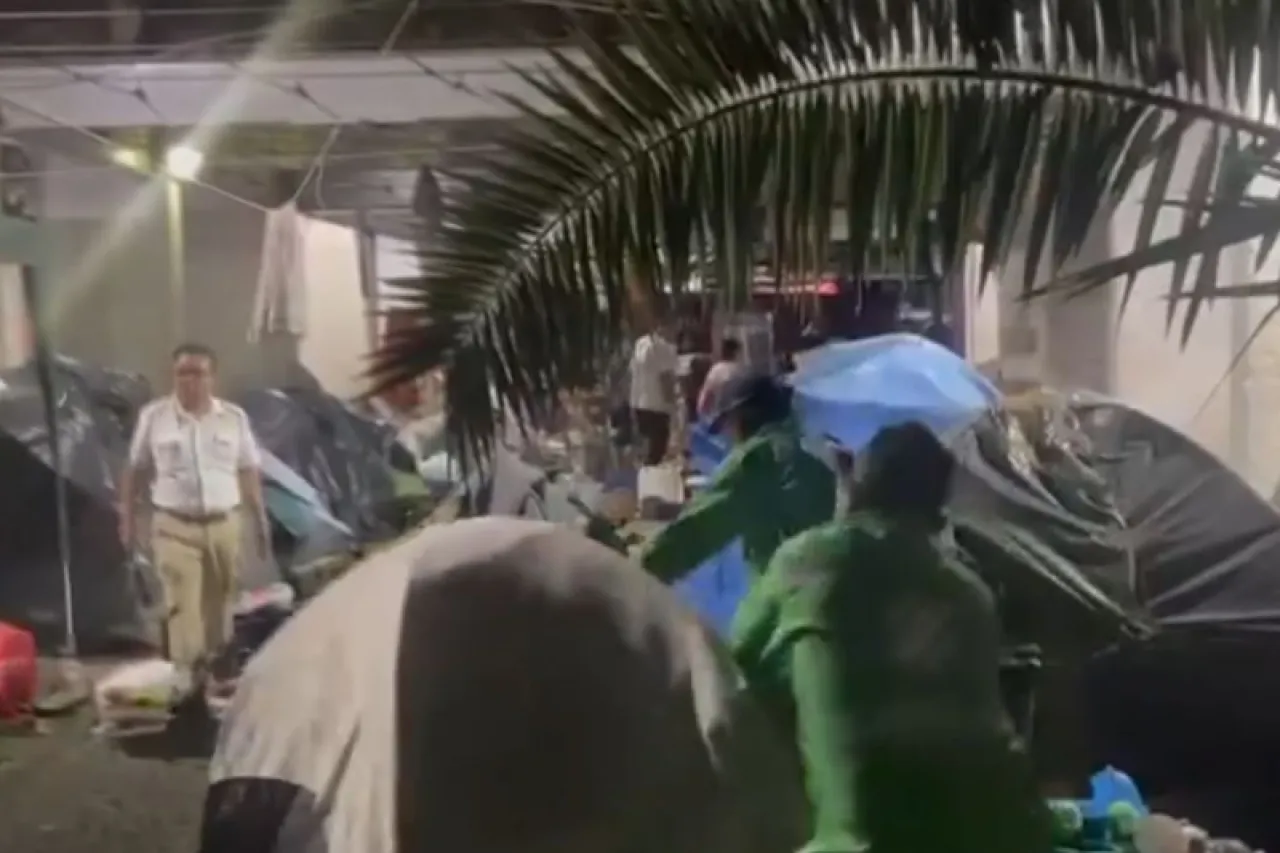 Desmantelan campamento migrante en la CDMX