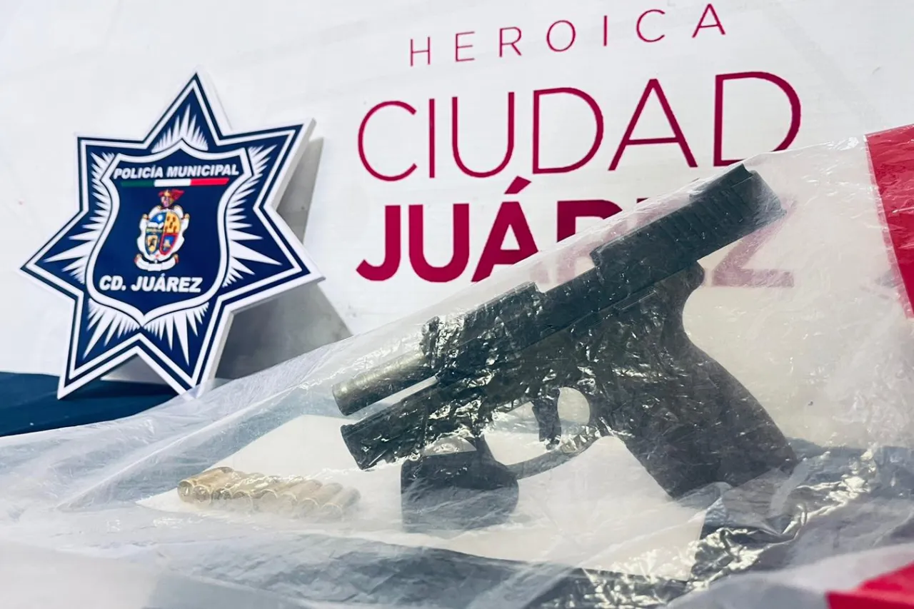 Juárez: Arrestan 3 personas con historial delictivo; tenían arma