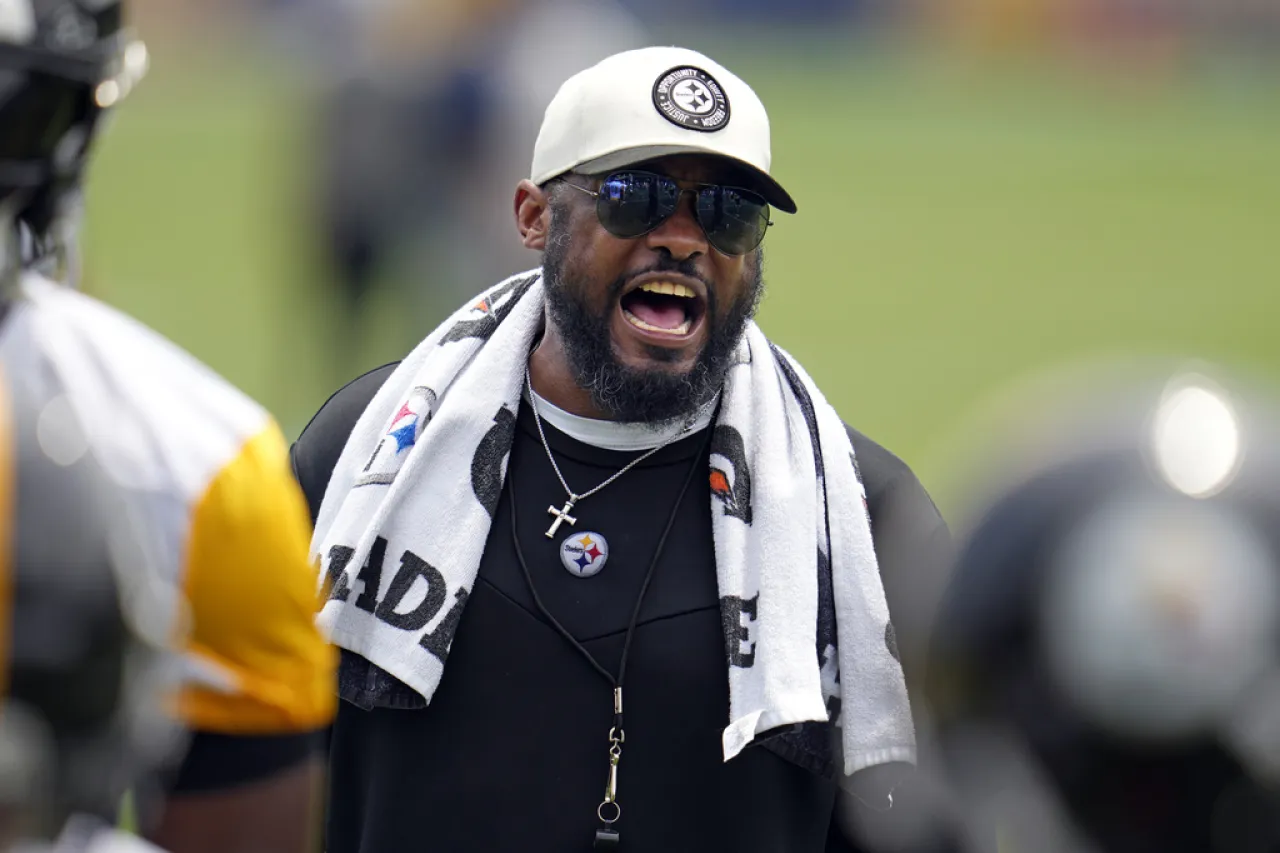 Extienden Steelers contrato a Mike Tomlin