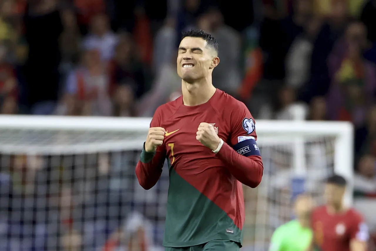 Video: ¡Como en sus mejores tiempos! Ronaldo anota golazo ante Irlanda