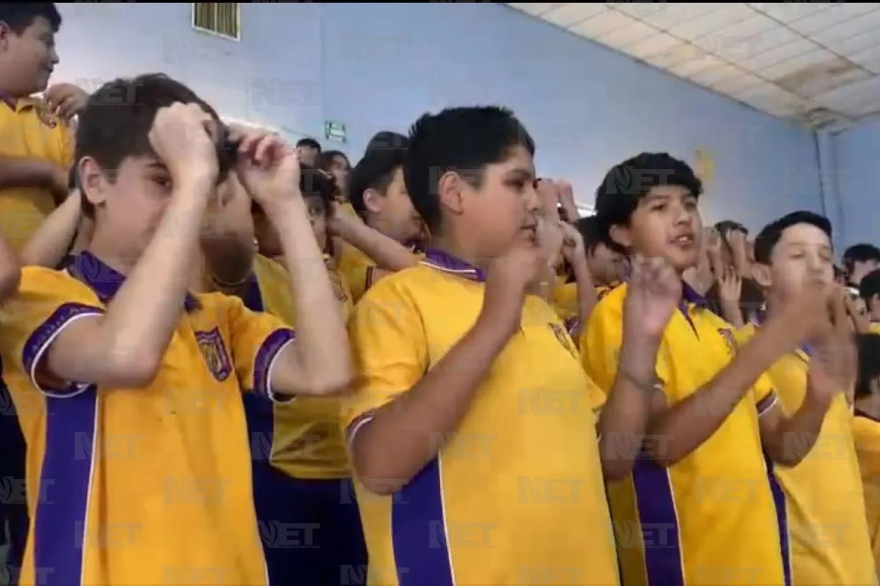 Logra Estatal 3008 récord nacional por interpretar el Himno en Señas
