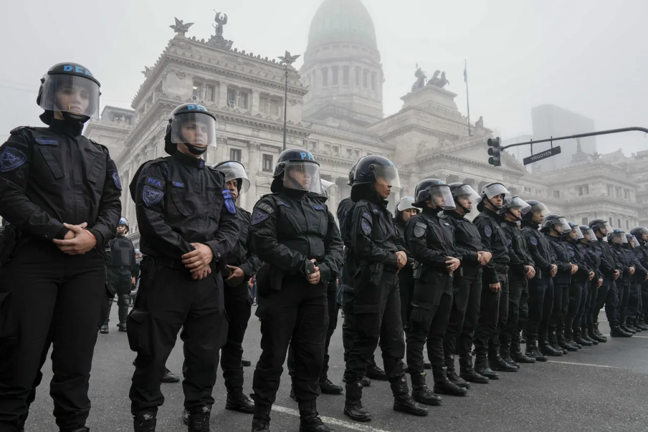 Senado argentino aprueba en general reformas clave para el gobierno de Milei