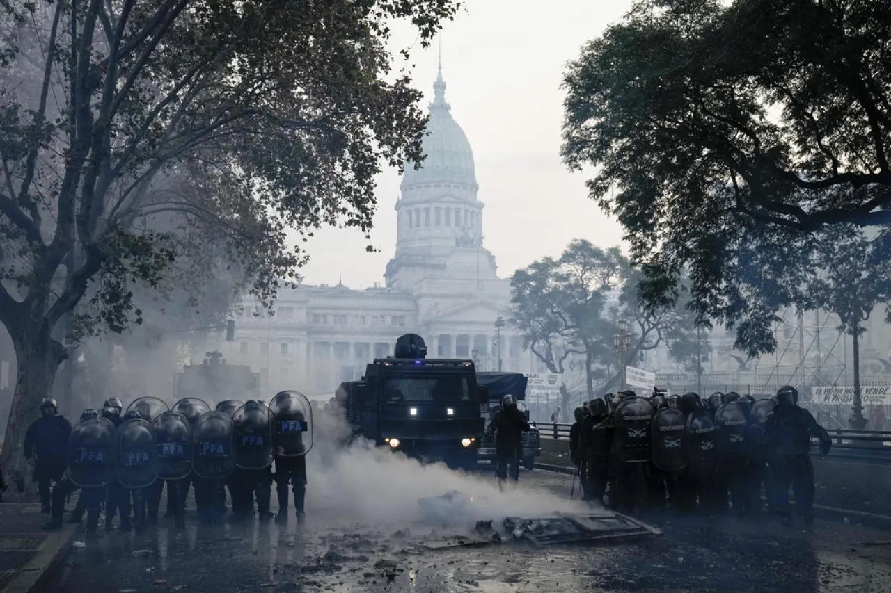 Senado argentino aprueba en general reformas clave para el gobierno de Milei