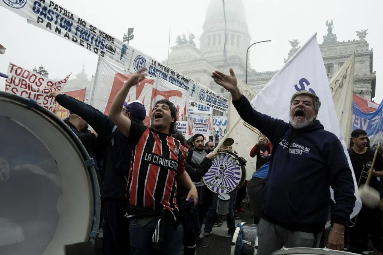 Senado argentino aprueba en general reformas clave para el gobierno de Milei