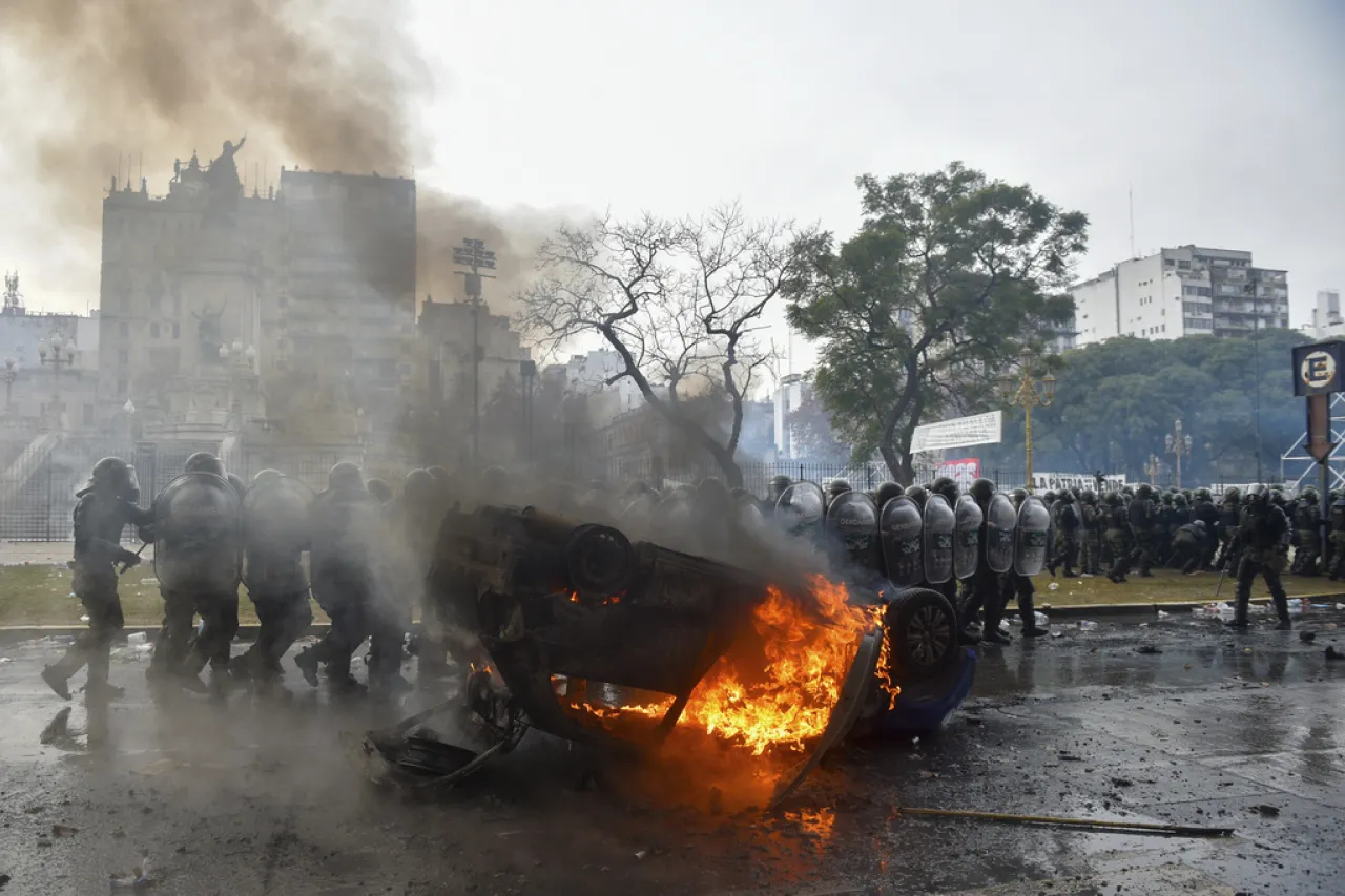 Senado argentino aprueba en general reformas clave para el gobierno de Milei