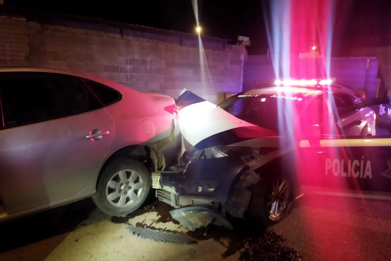 Ebrio choca a patrulla de Vialidad en Cuauhtémoc