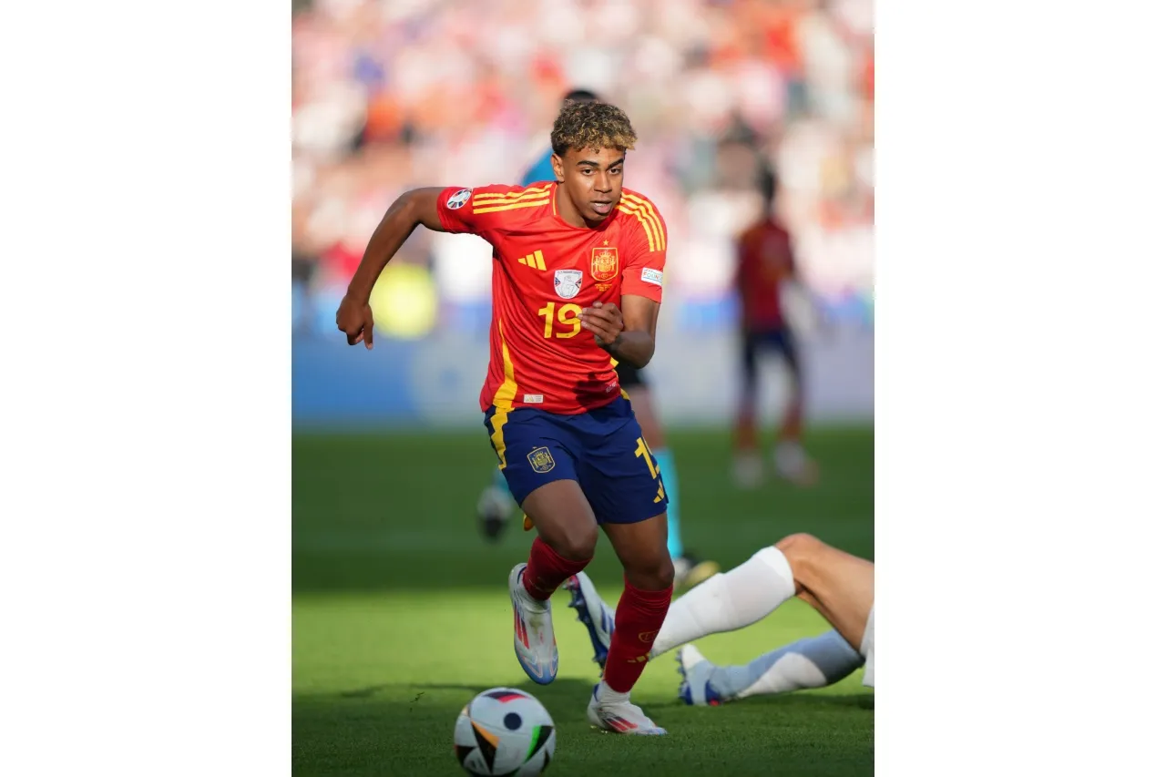 Lamine Yamal se convierte en el jugador más joven en disputar la Euro