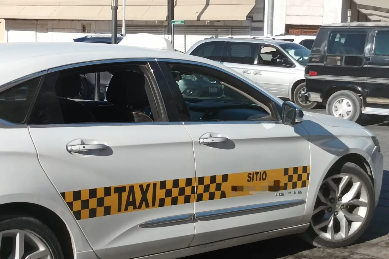 Pasajera presenció ‘levantón’ de taxista en el Centro