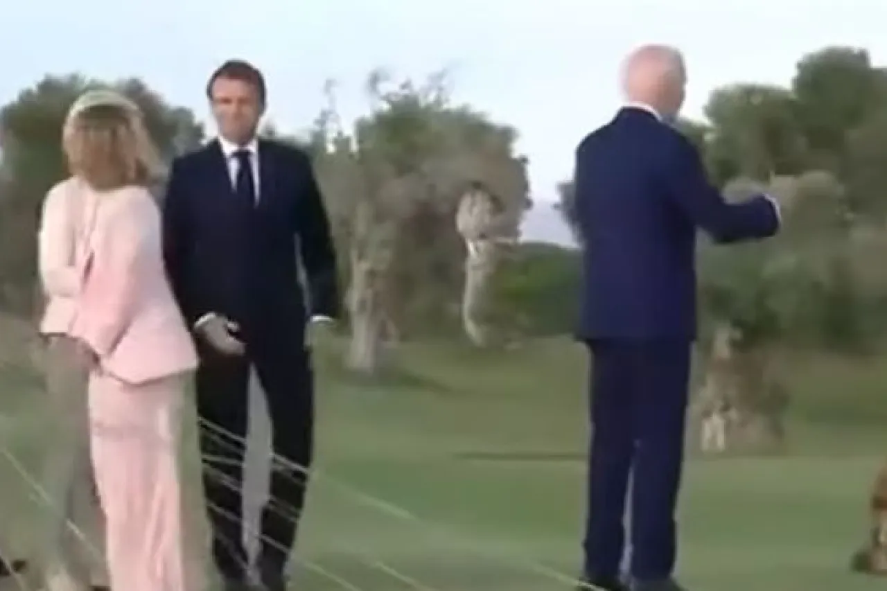 Biden vuelve a llamar la atención; ahora se 'congela' en la cumbre G7