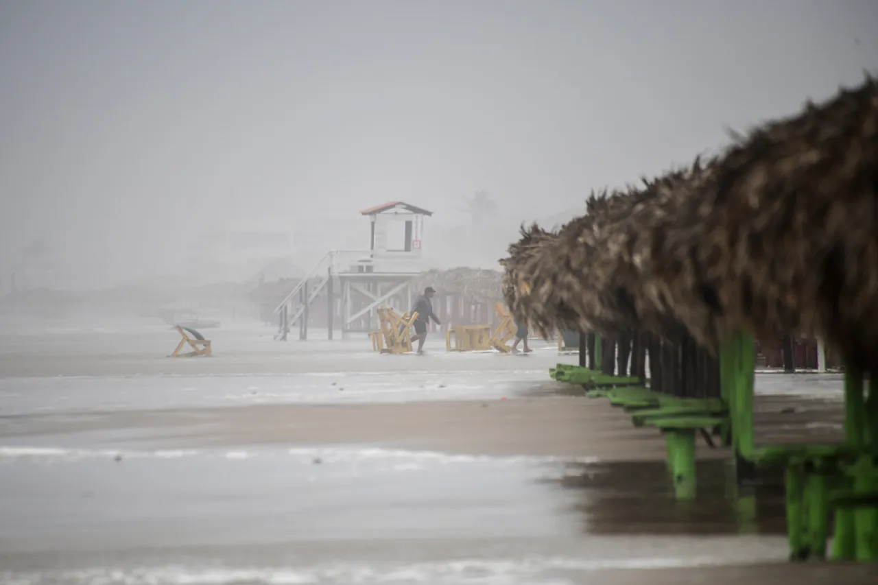 Se reduce Alberto a depresión tropical