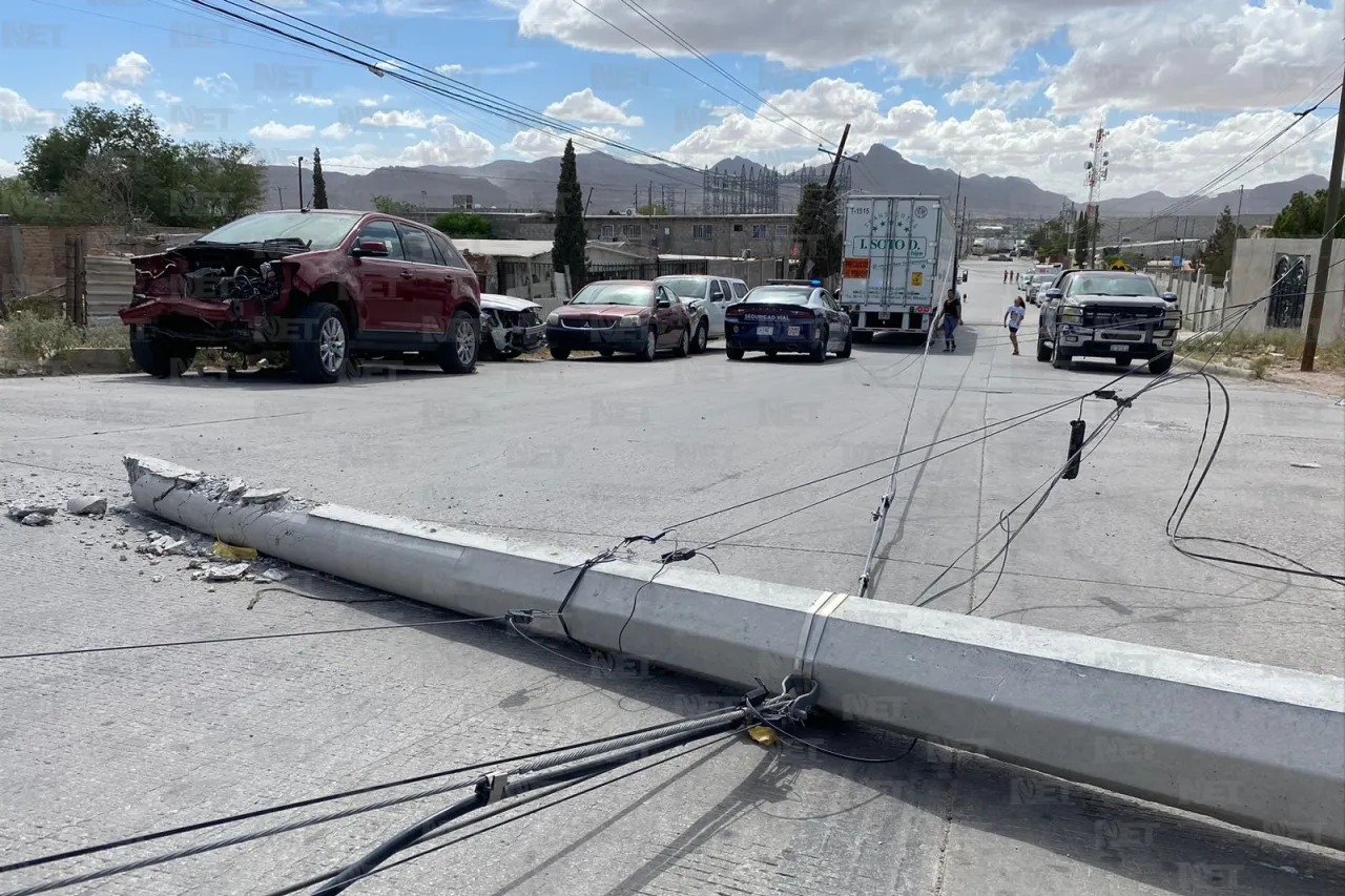 Derriba tráiler un poste y deja a vecinos del Nuevo Hipódromo sin luz