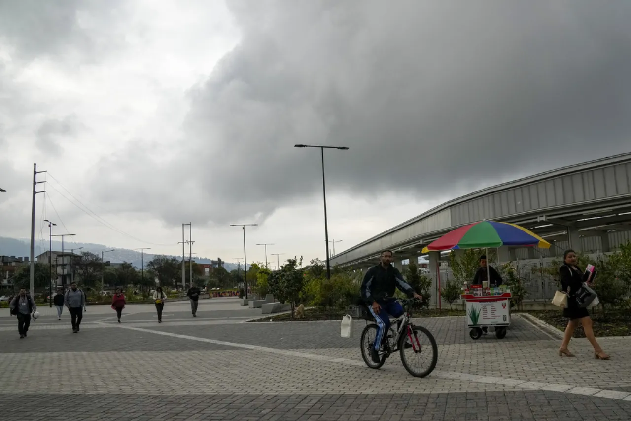 Ecuador anuncia nuevos racionamientos energía eléctrica