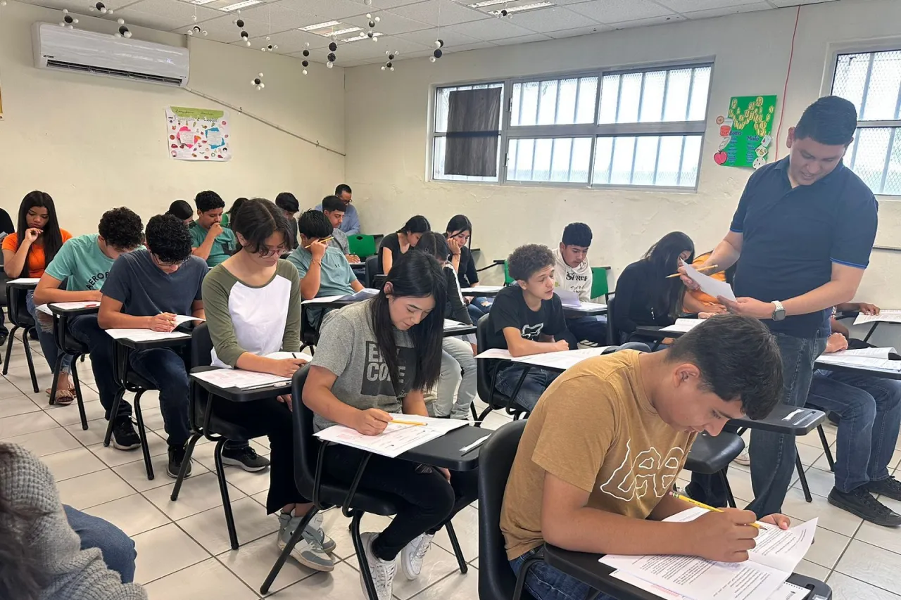 Chihuahua: Más de 50 mil estudiantes buscan un lugar en prepas