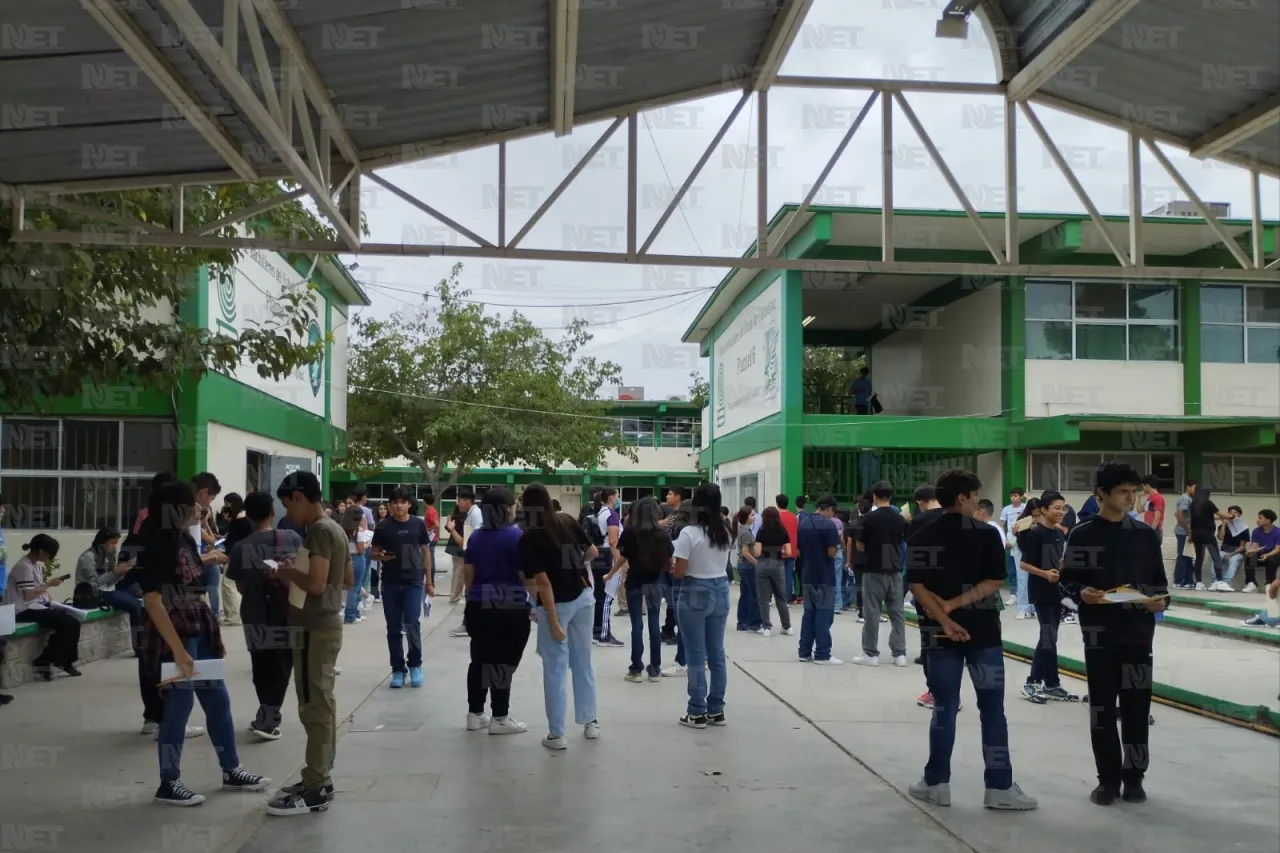 Presentan examen de admisión más de 7 mil jóvenes en el Cobach