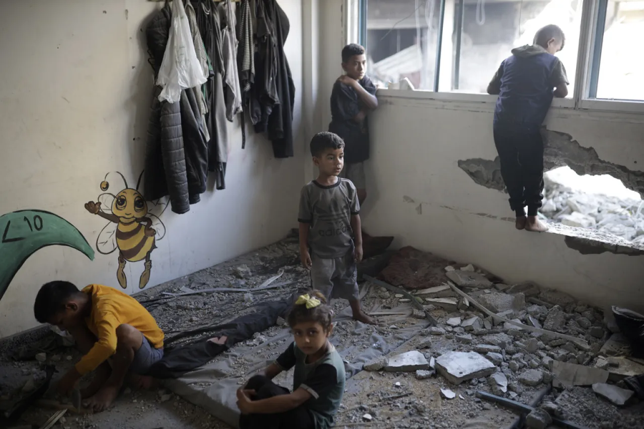 Ataca Israel campamentos en Gaza; hay 25 muertos