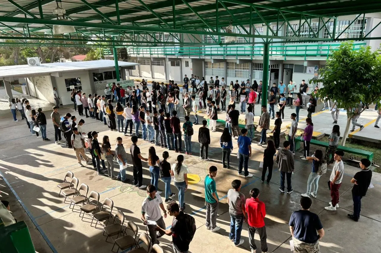 Chihuahua: Más de 50 mil estudiantes buscan un lugar en prepas