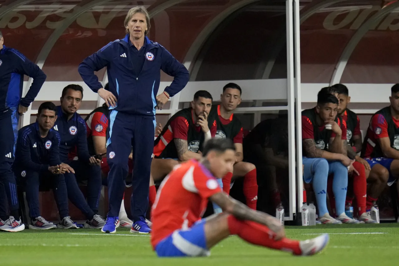 Chile y Perú igualan en su estreno en la Copa América