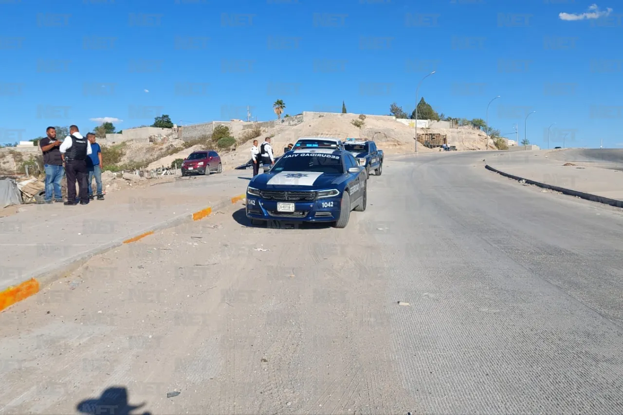 Fotos: Pierde el control de camioneta y causa múltiples destrozos